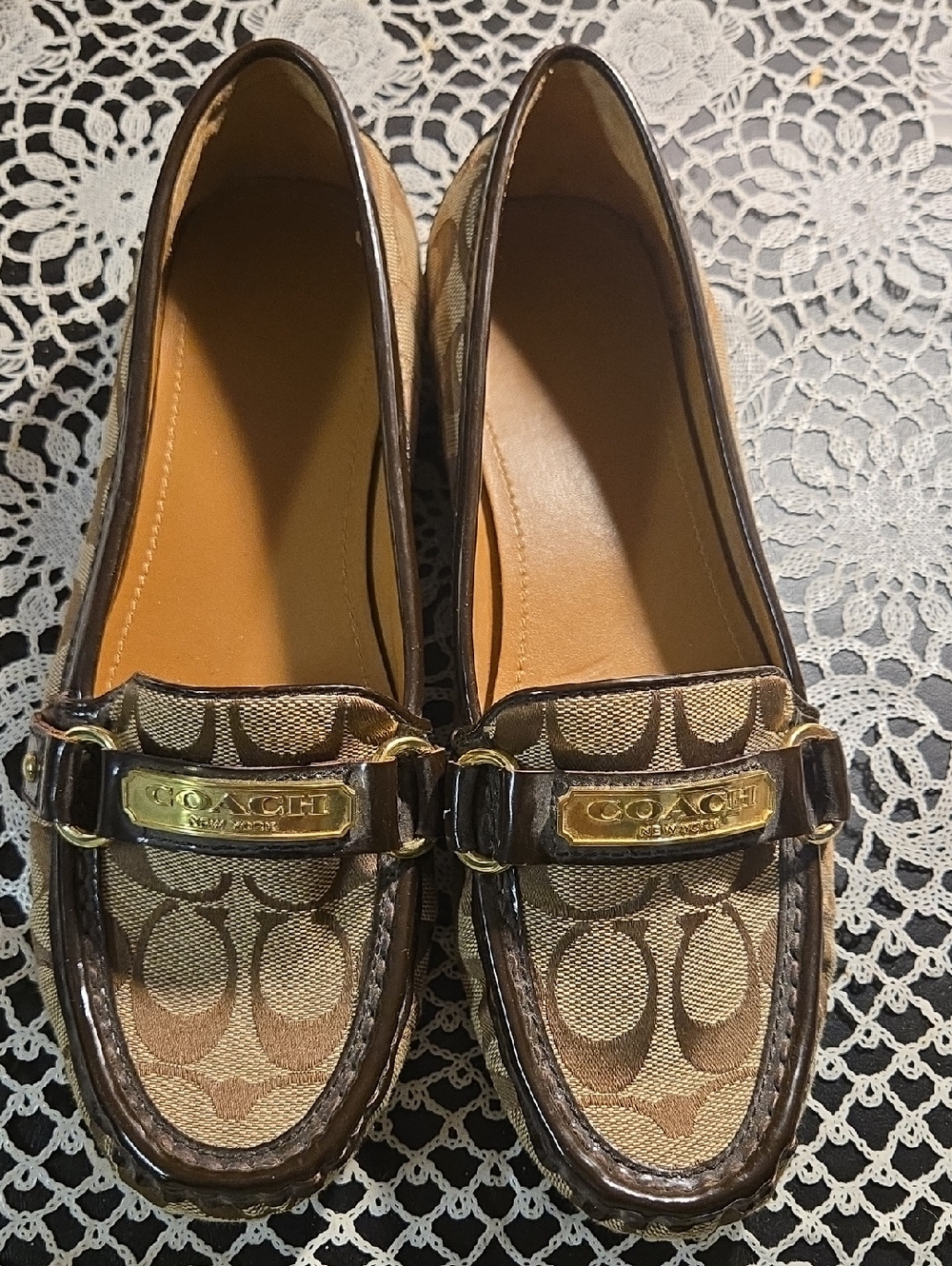 Coach Felisha signature loafer size 8.5B EUR 38.5 womens shoes